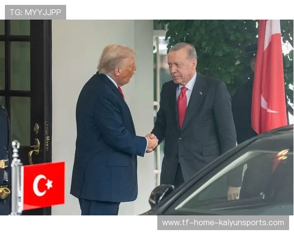 特朗普被曝可能援乌远程打击武器，特朗普签署援助法案